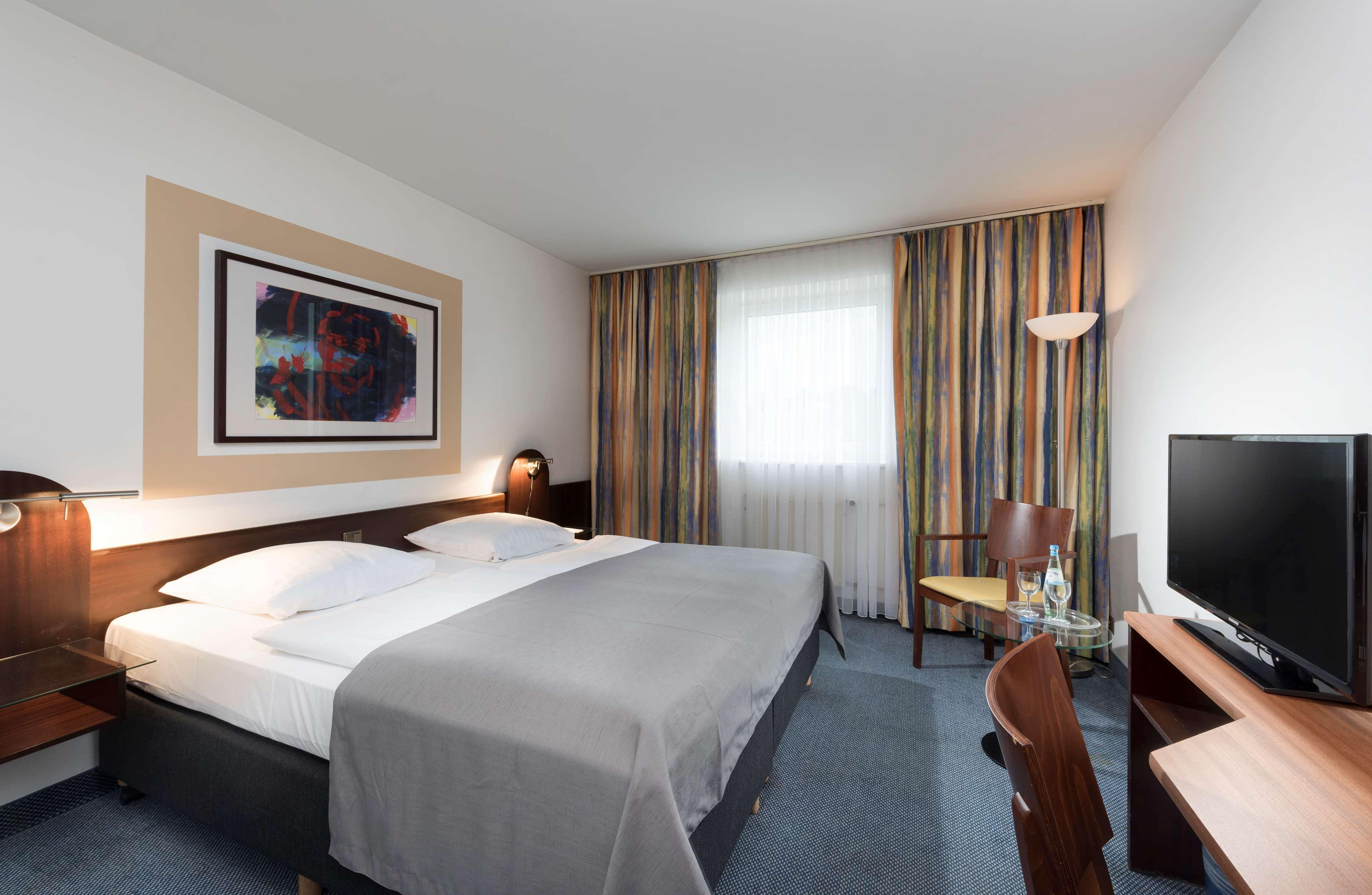 Ramada By Wyndham Flensburg City Экстерьер фото