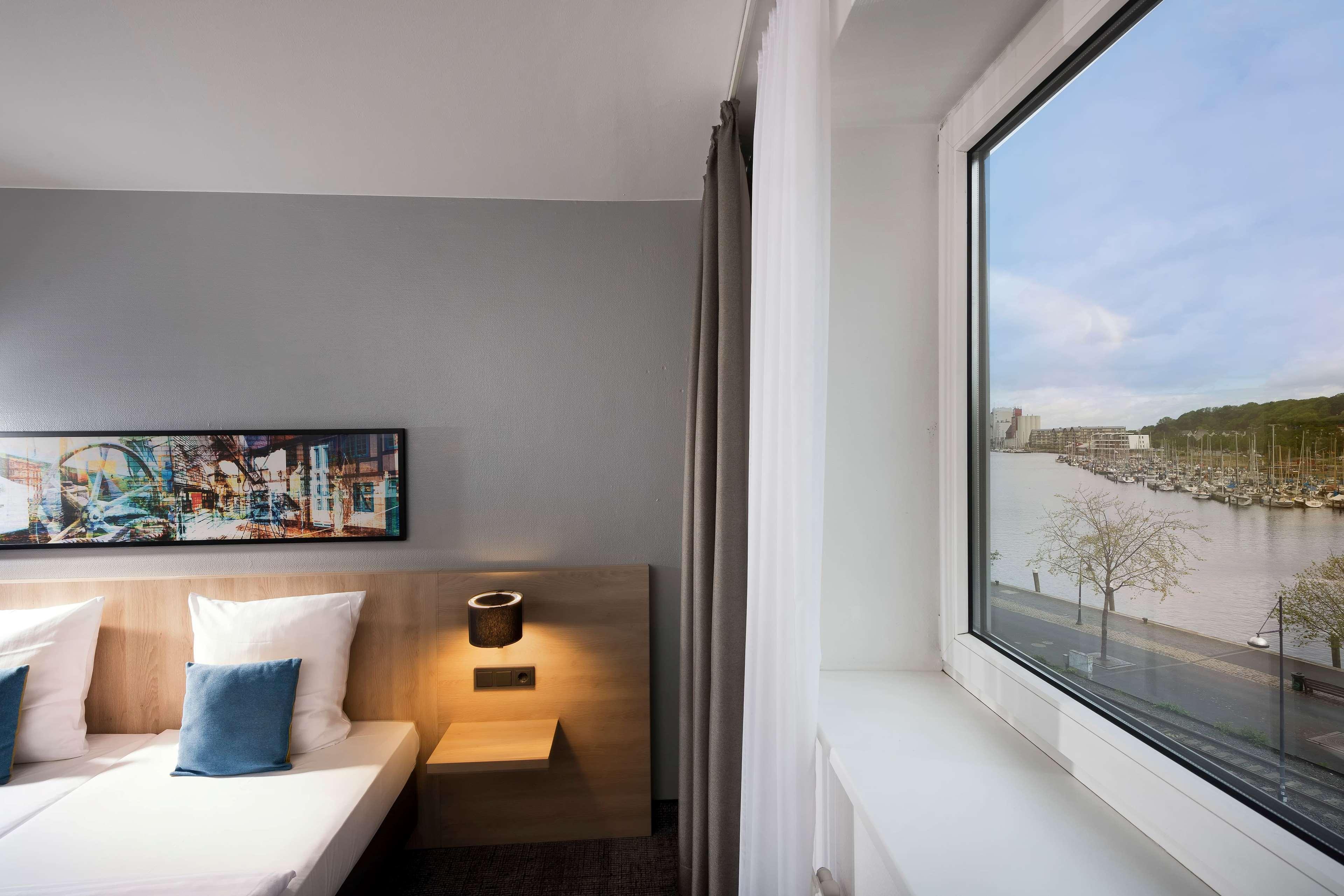 Ramada By Wyndham Flensburg City Экстерьер фото