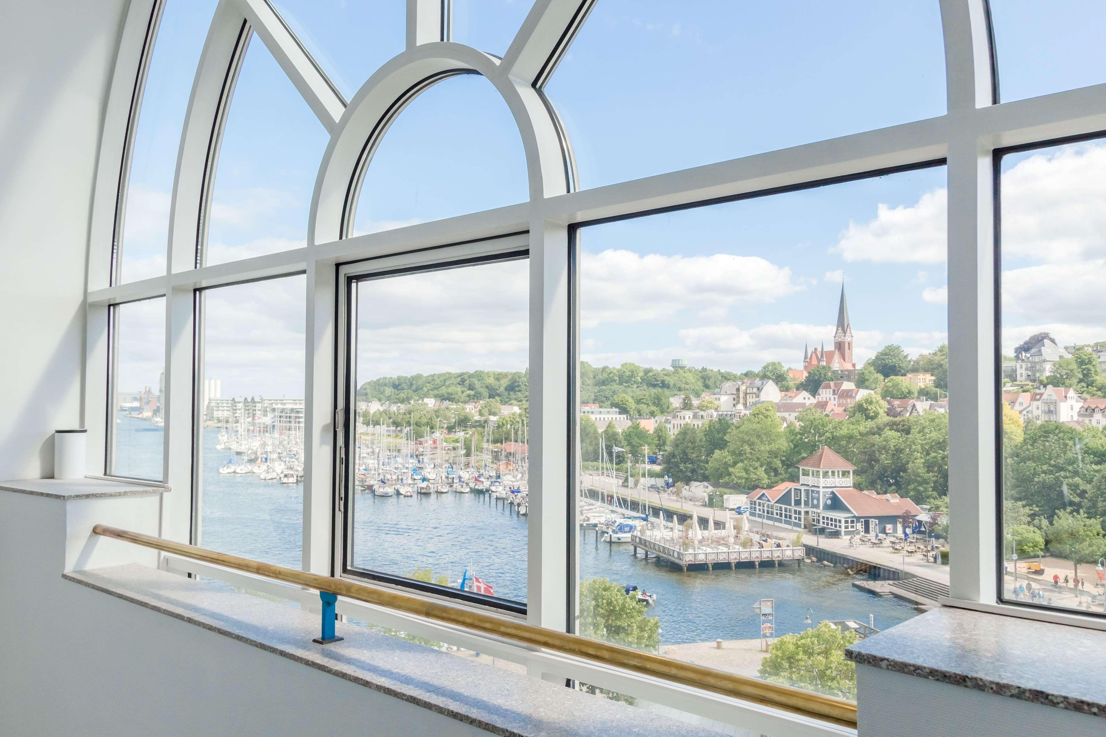 Ramada By Wyndham Flensburg City Экстерьер фото