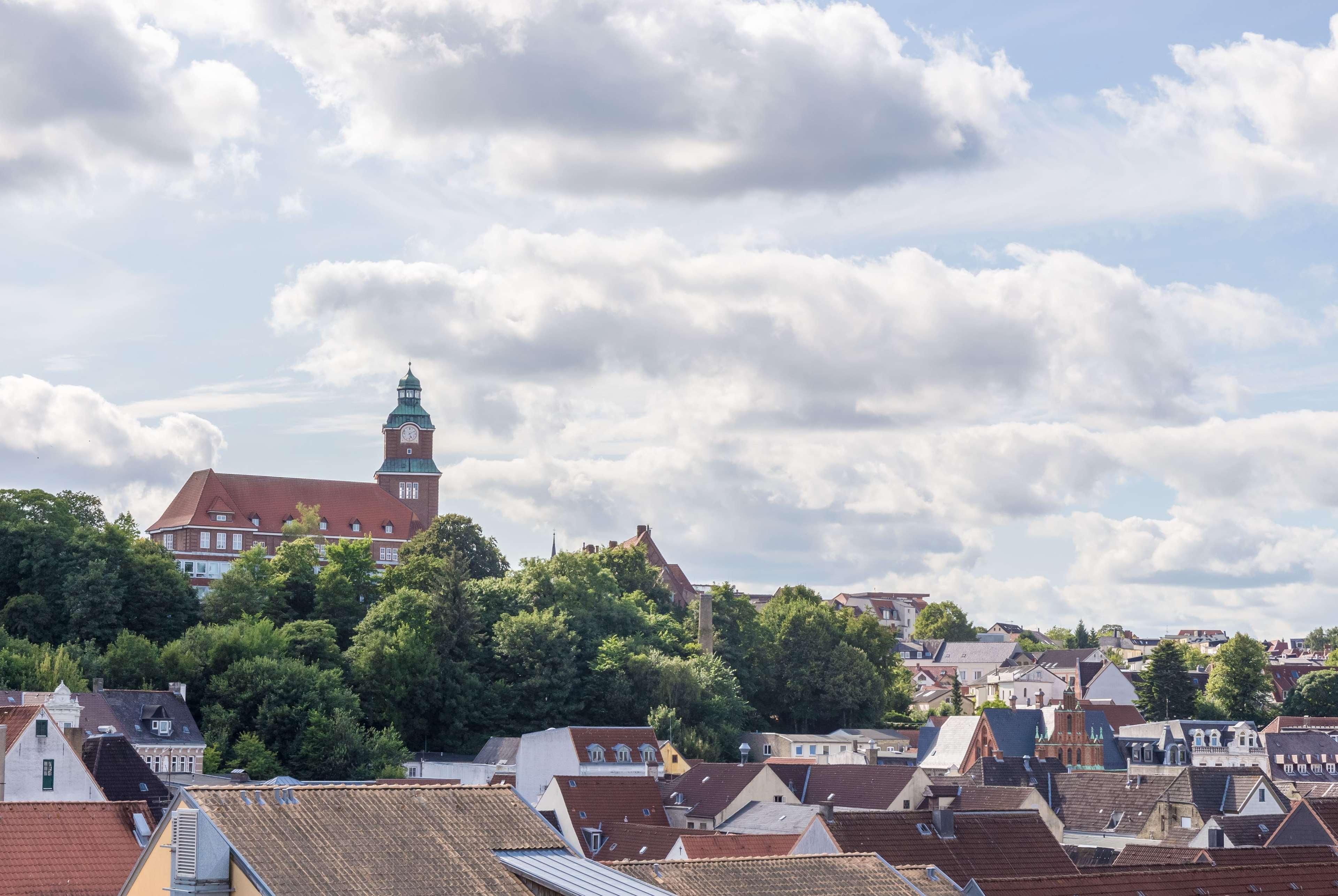 Ramada By Wyndham Flensburg City Экстерьер фото