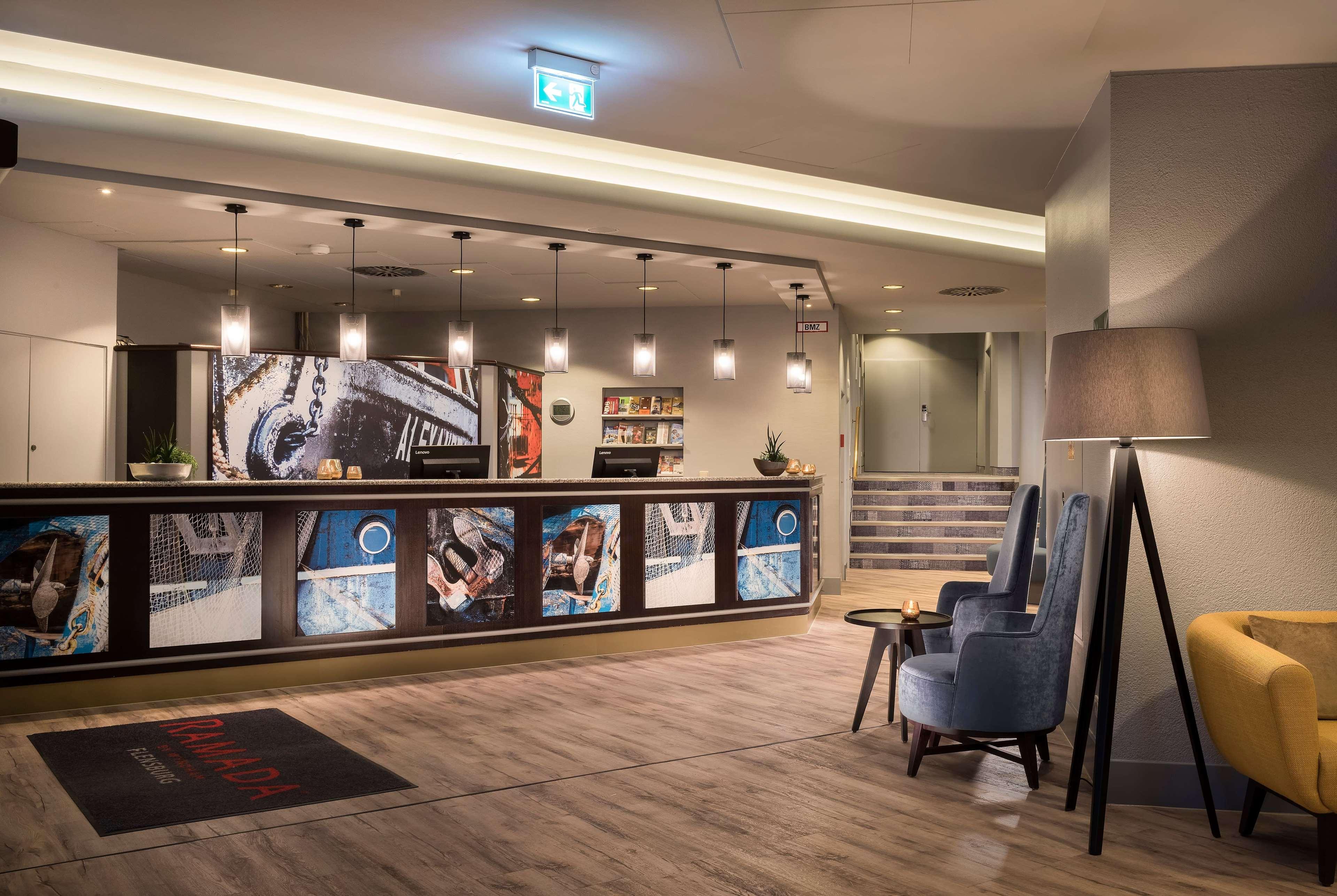 Ramada By Wyndham Flensburg City Экстерьер фото