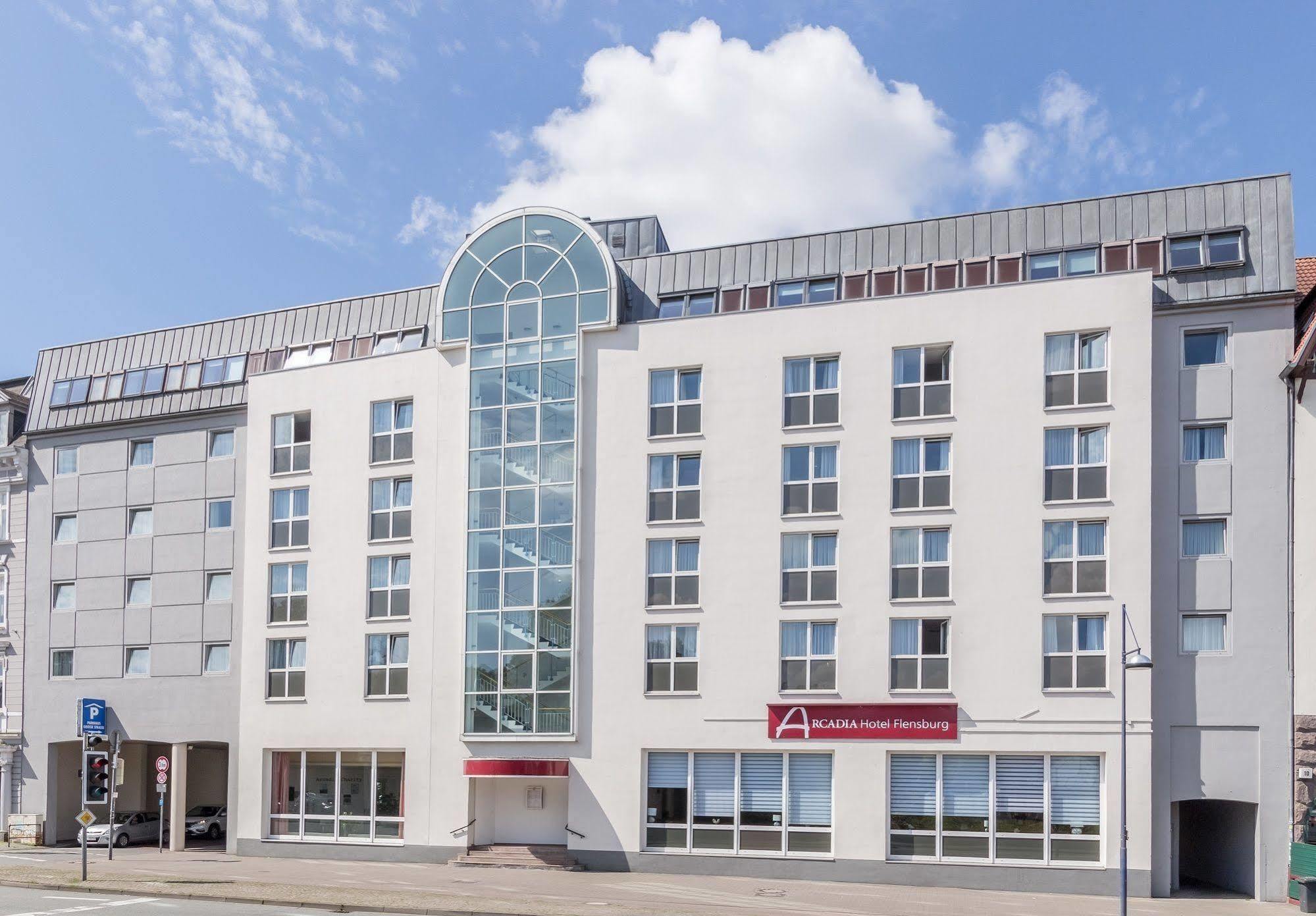 Ramada By Wyndham Flensburg City Экстерьер фото