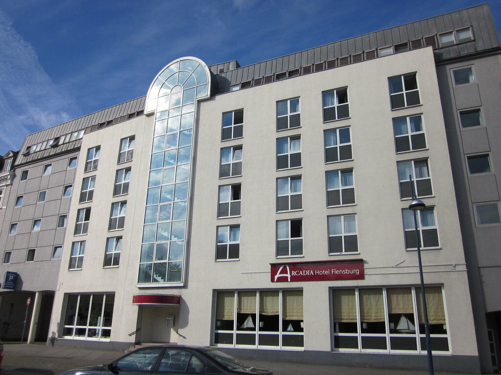 Ramada By Wyndham Flensburg City Экстерьер фото